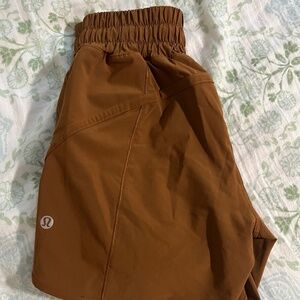 Lululemon Track that high rise 3in